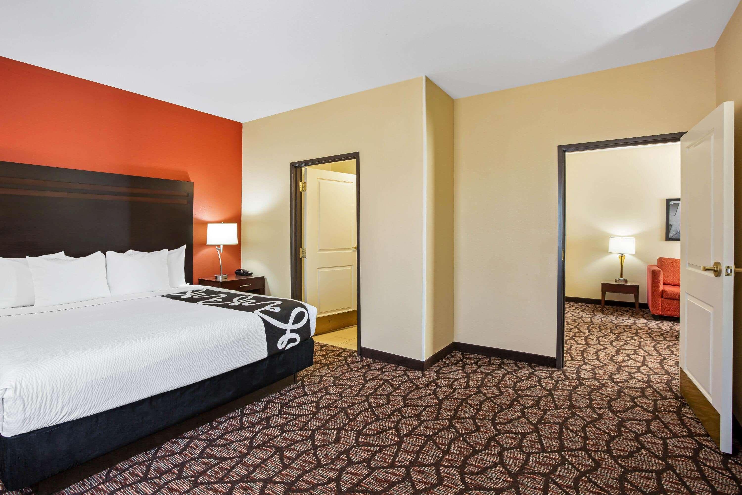 La Quinta By Wyndham Pecos Hotel Exterior photo