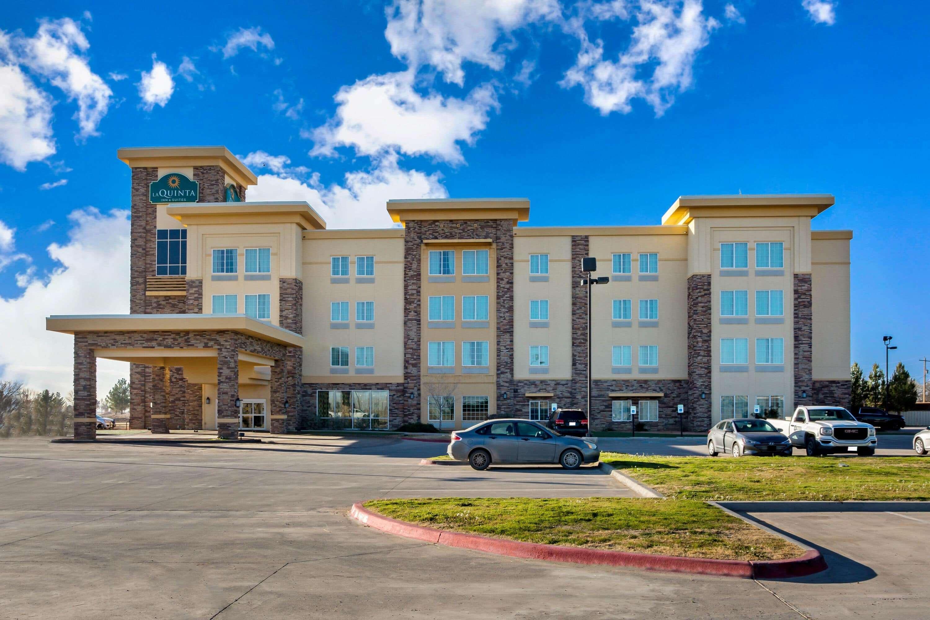 La Quinta By Wyndham Pecos Hotel Exterior photo